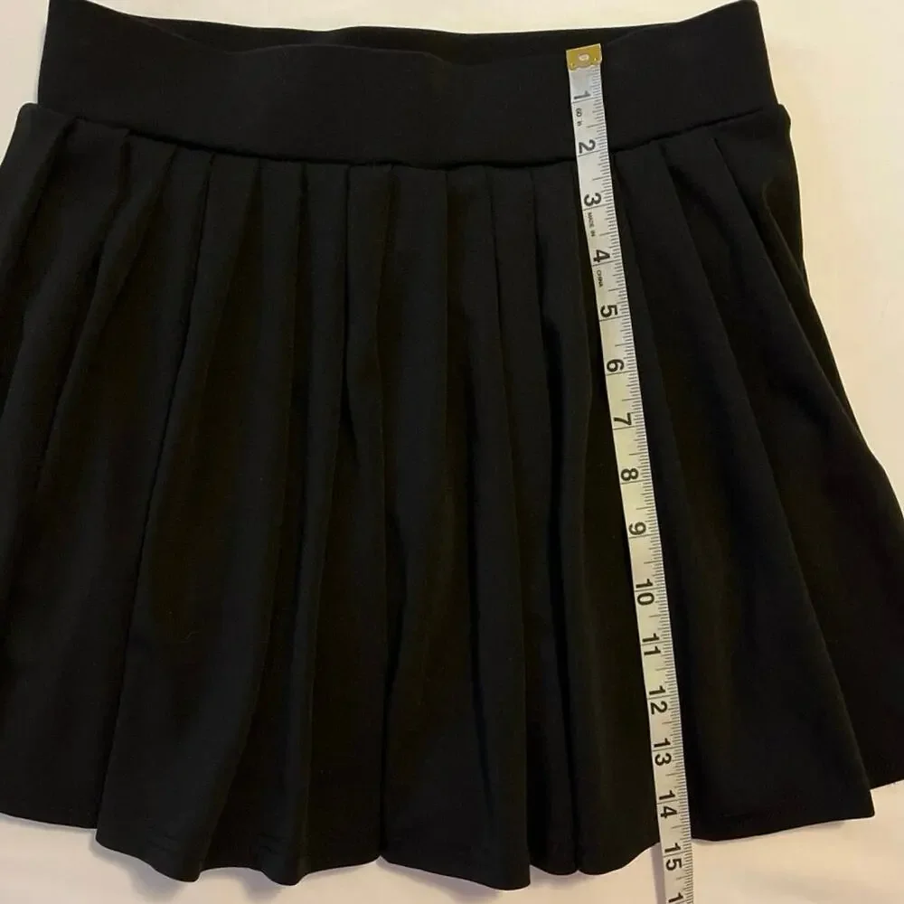 Indero Black Tennis Skort Womens Size L Pleated Feminine Pickleball Stretch Mini